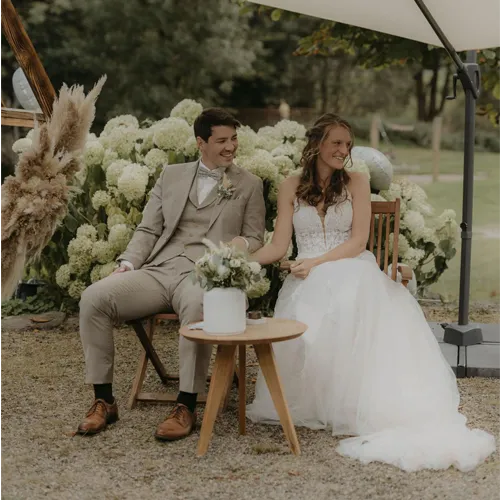Glückliches Brautpaar bei der Hochzeit in Aachen